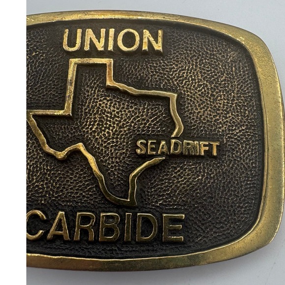 Union Carbide Belt Buckle 1980 Seadrift Texas Safety Awareness Brass Tone Good - Picture 3 of 5